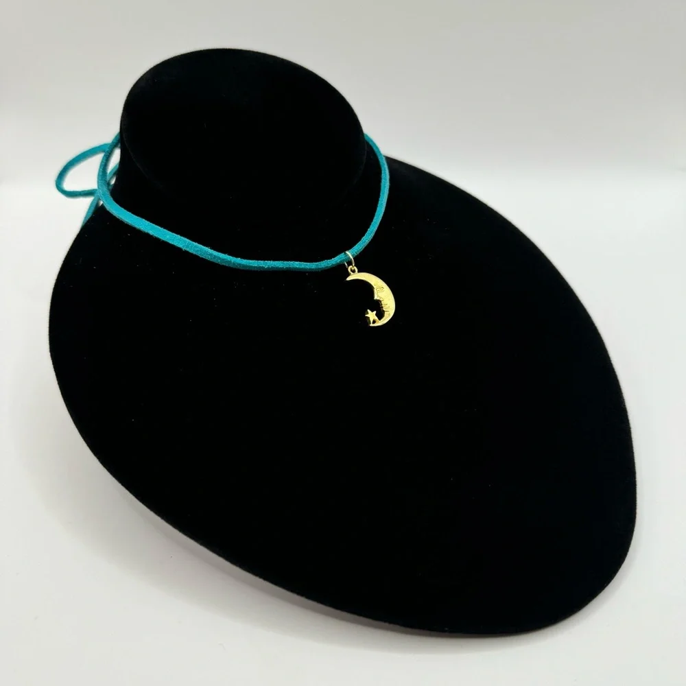 VINTAGE Gold-Tone Crescent Moon & Star Charm Choker Necklace